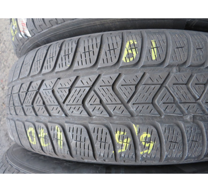 Pirelli ScorpionWinter 215/65 R17 99H зима 4 штуки шини б/у
