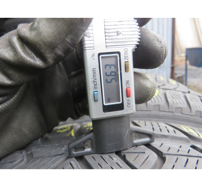 Pirelli ScorpionWinter 215/65 R17 99H зима 4 штуки шини б/у