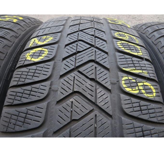 Pirelli ScorpionWinter 235/60 R18 103H зима 4 штуки шини бу