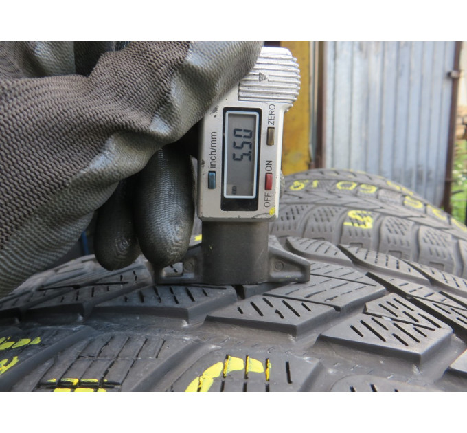 Pirelli ScorpionWinter 235/60 R18 103H зима 4 штуки шини бу