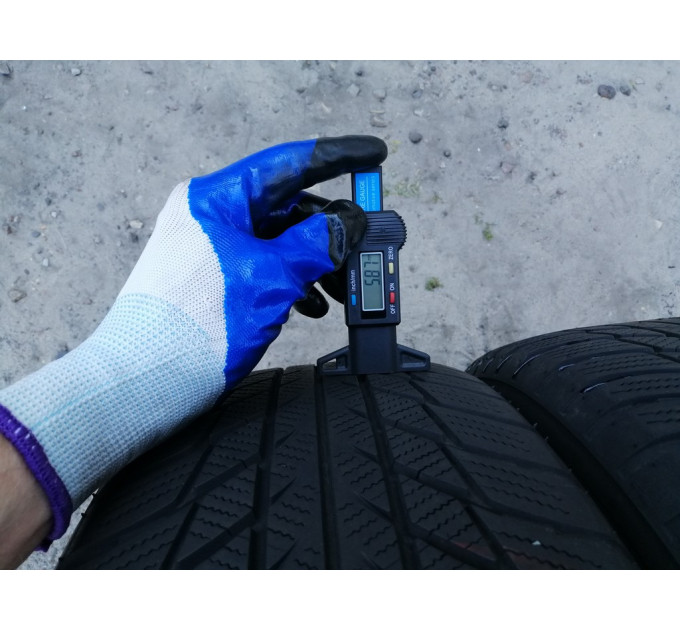 L Bridgestone Blizzak LM001 205/60R17 93H шини бу зима 2 штуки