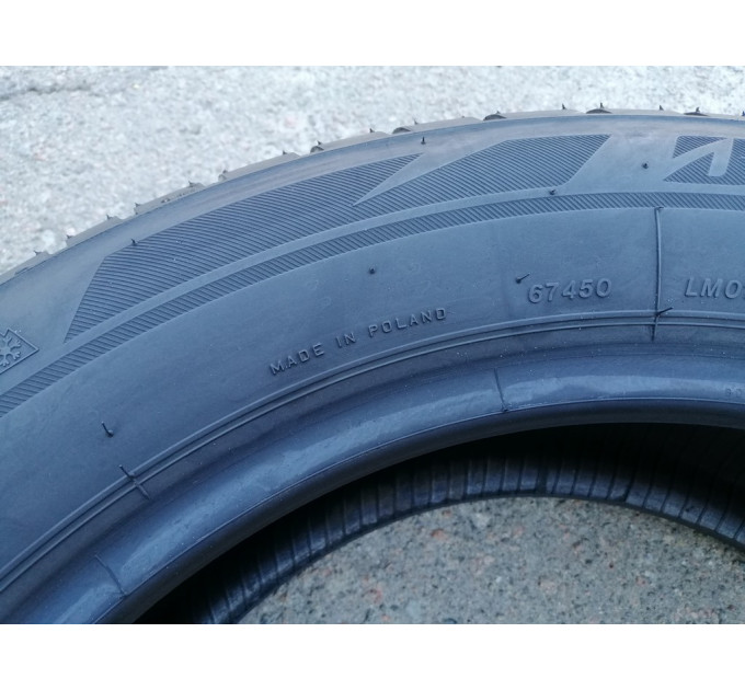L Bridgestone Blizzak LM001 205/60R17 93H шини бу зима 2 штуки
