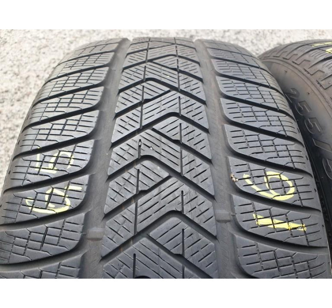 Pirelli ScorpionWinter 255/50 R19 103V зима 2 штуки шини бу ОП