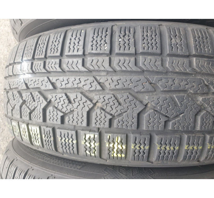 Kumho IzenRV 225/60 R17 99H зима 2 штуки шини бу ОП