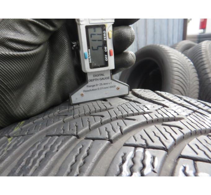 Michelin AlpinA4 215/50 R17 95V зима 1 штука б/в шини ОП