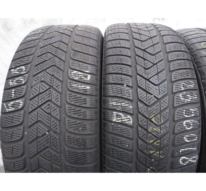 Pirelli ScorpionWinter 235/60 R18 107H зима 4 штуки шини б/у 