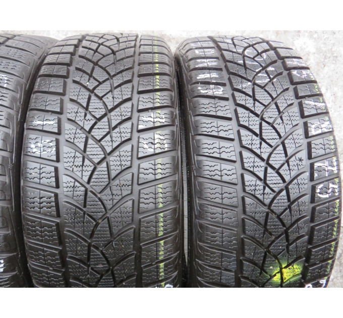 Goodyear UltraGripPerformance 205/45 R18 90H зима 4 штуки шини бу ОП