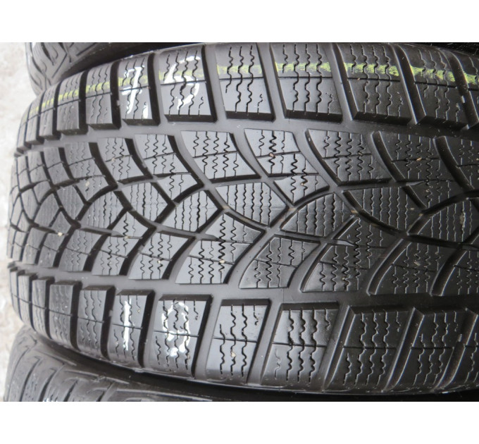 Goodyear UltraGripPerformance 205/45 R18 90H зима 4 штуки шини бу ОП